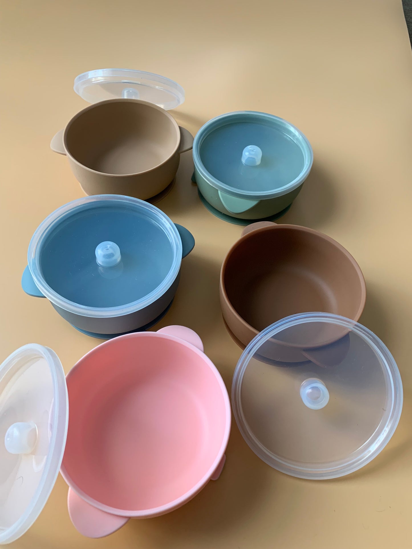 Silicone Bowl and Lids. New bowls. New colours.